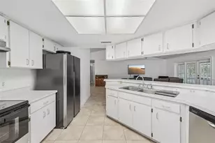 126 S St Cloud Ave, Valrico, FL 33594 - Photo 14