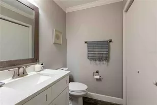 15307 W Pond Woods Dr, Tampa, FL 33618 - Photo 20