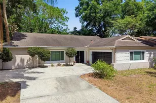 2447 Grove Ridge Dr, Palm Harbor, FL 34683 - Photo 2
