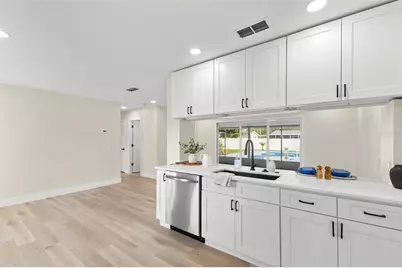 4430 Carson Street NE, Saint Petersburg, FL 33703 - Photo 8