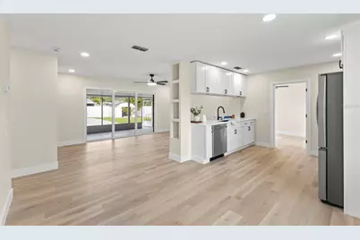 4430 Carson Street NE, Saint Petersburg, FL 33703 - Photo 4