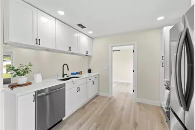 4430 Carson Street NE, Saint Petersburg, FL 33703 - Photo 8
