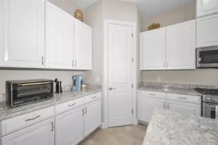 8707 Sorano Villa Dr, Tampa, FL 33647 - Photo 30