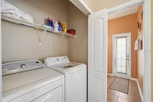 408 Stone Briar Dr, Ruskin, FL 33570 - Photo 14