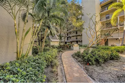 105 4th Avenue NE #220, Saint Petersburg, FL 33701 - Photo 38