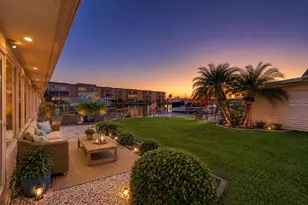144 Boca Ciega Point Blvd N, Saint Petersburg, FL 33708 - Photo 2