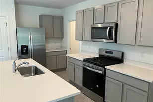 35694 Kinsey Pt, Zephyrhills, FL 33541 - Photo 4
