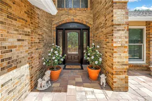 12399 Oaks Ln, Seminole, FL 33772 - Photo 2