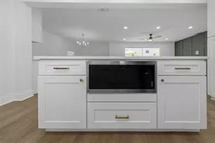 710 31st Ave N, Saint Petersburg, FL 33704 - Photo 18