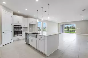 712 Sky Shade Dr, Apollo Beach, FL 33572 - Photo 8