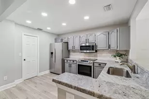 1508 S Bay Villa Pl, Tampa, FL 33629 - Photo 12