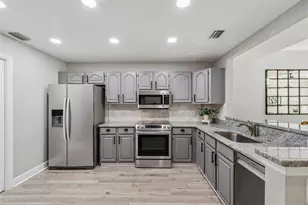 1508 S Bay Villa Pl, Tampa, FL 33629 - Photo 2