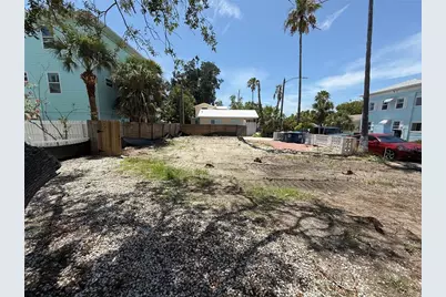 8586 E Bay Drive, Treasure Island, FL 33706 - Photo 2