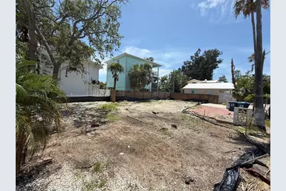 8586 E Bay Drive, Treasure Island, FL 33706 - Photo 1