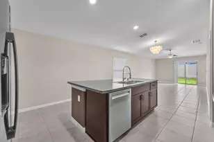 12011 MIracle Mile Dr, Riverview, FL 33578 - Photo 4