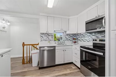 7186 Mount Arlington Drive NE #421, Saint Petersburg, FL 33702 - Photo 12