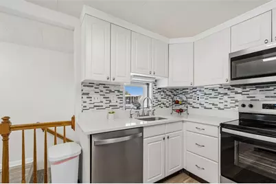 7186 Mount Arlington Drive NE #421, Saint Petersburg, FL 33702 - Photo 10