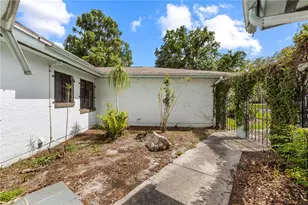10309 Reclinata Ln, Tampa, FL 33618 - Photo 8