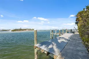 727 Key Royale Dr, Holmes Beach, FL 34217 - Photo 60