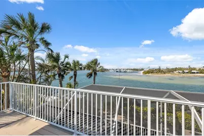 727 Key Royale Drive, Holmes Beach, FL 34217 - Photo 50