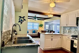664 52nd Way S, Saint Petersburg, FL 33707 - Photo 4