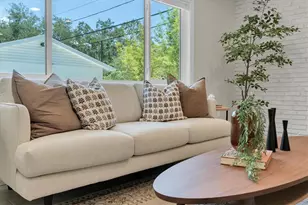 6921 Mango Ave S, Saint Petersburg, FL 33707 - Photo 22