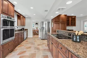 6921 Mango Ave S, Saint Petersburg, FL 33707 - Photo 16