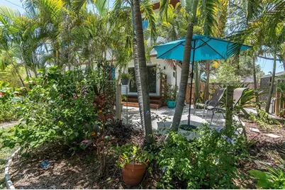 6921 Mango Avenue S, Saint Petersburg, FL 33707 - Photo 54
