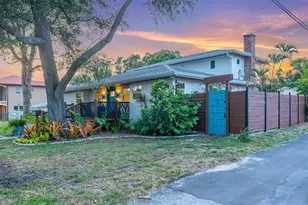 6921 Mango Ave S, Saint Petersburg, FL 33707 - Photo 4