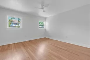 6921 Mango Ave S, Saint Petersburg, FL 33707 - Photo 44