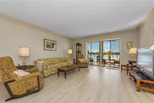 131 Bluff View Dr, Belleair Bluffs, FL 33770 - Photo 8