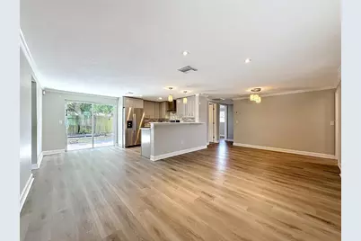 1090 16th Avenue SW, Largo, FL 33770 - Photo 18
