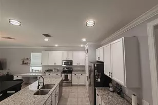 5253 Suncatcher Dr, Wesley Chapel, FL 33545 - Photo 12