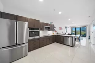 132 Mirror Lake, Saint Petersburg, FL 33701 - Photo 6