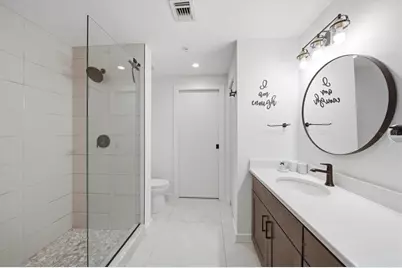 132 Mirror Lake #403, Saint Petersburg, FL 33701 - Photo 22