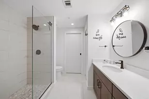 132 Mirror Lake, Saint Petersburg, FL 33701 - Photo 22
