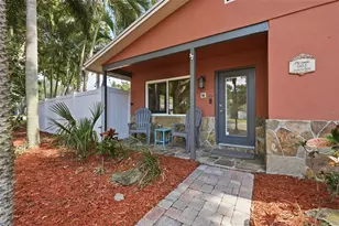 961 Lexington Dr, Dunedin, FL 34698 - Photo 2