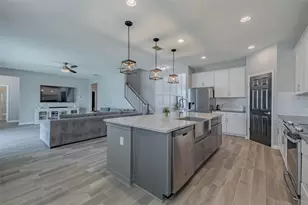1686 Cherry Walk Rd, Lutz, FL 33558 - Photo 4