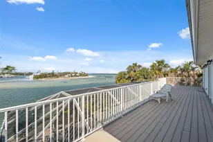 727 Key Royale Dr, Holmes Beach, FL 34217 - Photo 54