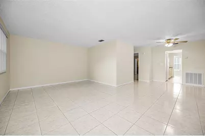 5750 80th Street N #D101, Saint Petersburg, FL 33709 - Photo 6