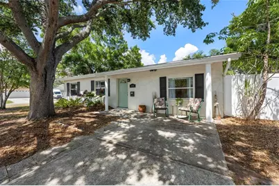 6737 Laurel Street N, Saint Petersburg, FL 33702 - Photo 2