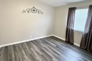 217 Mt Piney Ave NE, Saint Petersburg, FL 33702 - Photo 12