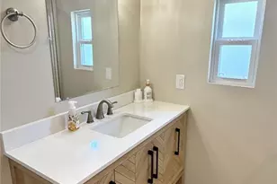 217 Mt Piney Ave NE, Saint Petersburg, FL 33702 - Photo 16