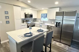 217 Mt Piney Ave NE, Saint Petersburg, FL 33702 - Photo 4