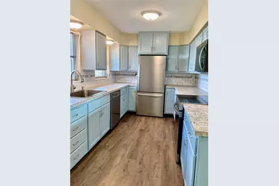 8201 120th Street, Seminole, FL 33772 - Photo 4