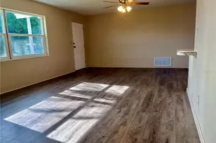 8201 120th St, Seminole, FL 33772 - Photo 6