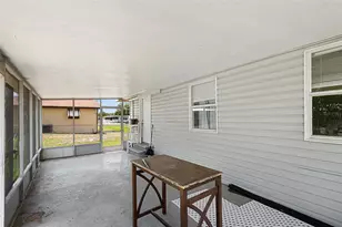 39014 Kirkland Dr, Zephyrhills, FL 33542 - Photo 24