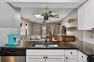 6460 Bonnie Bay Cir N, Pinellas Park, FL 33781 - Photo 14