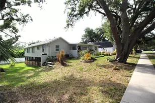 2436 Navarez Ave, Safety Harbor, FL 34695 - Photo 2