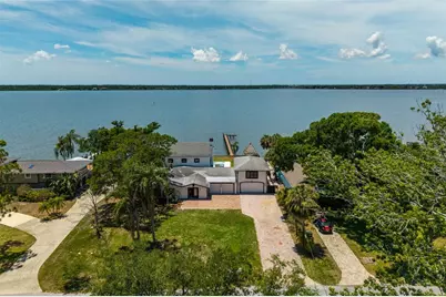412 Shore Drive E, Oldsmar, FL 34677 - Photo 2
